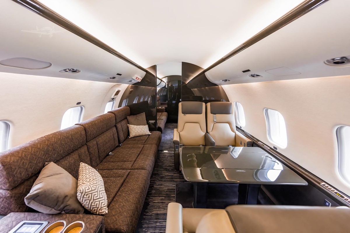 2001 BOMBARDIER GLOBAL EXPRESS — photo 2