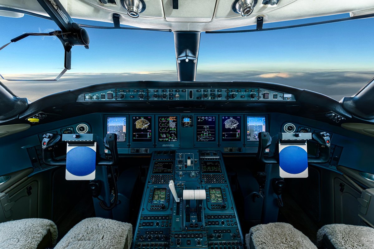 2005 BOMBARDIER GLOBAL EXPRESS XRS — photo 2