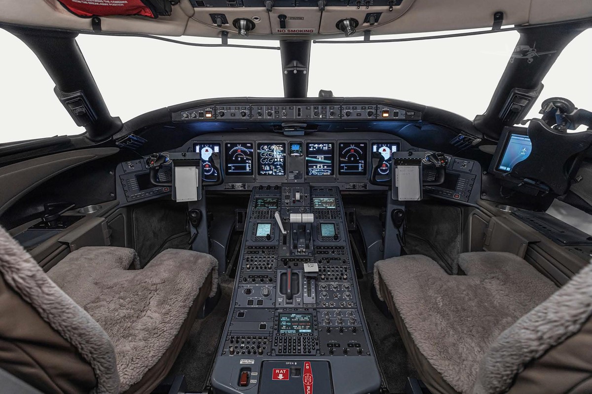 2007 BOMBARDIER GLOBAL EXPRESS XRS — photo 2