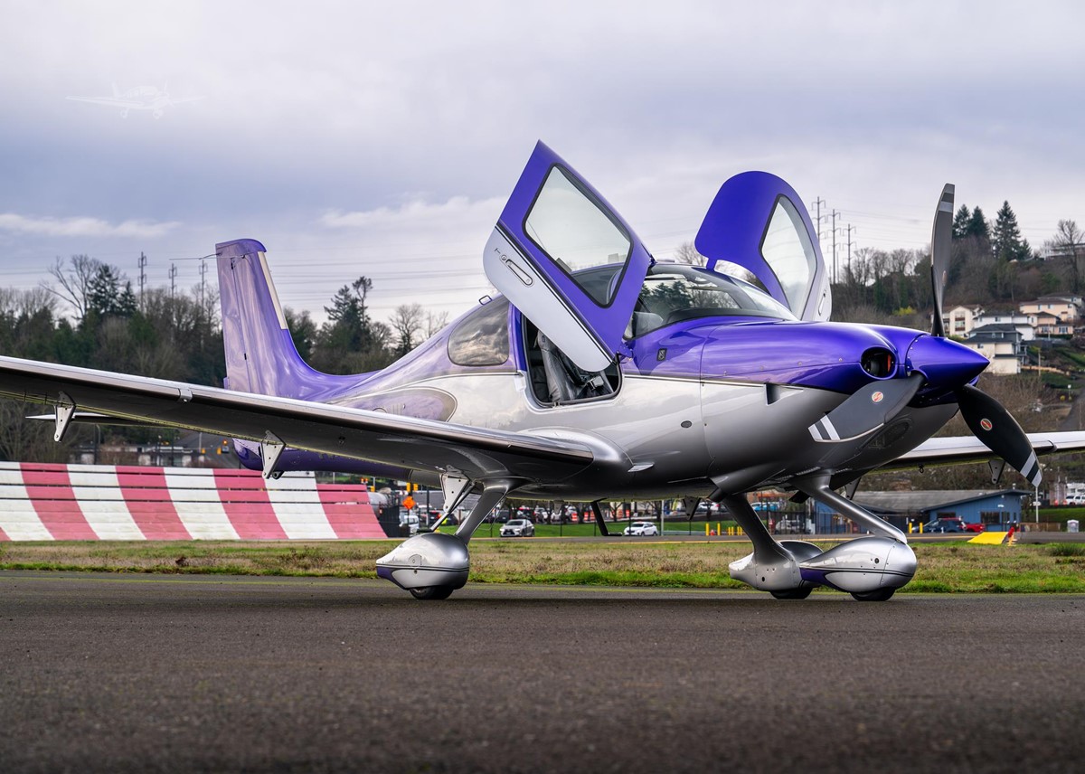 2020 CIRRUS SR22-G6 TURBO — photo 2