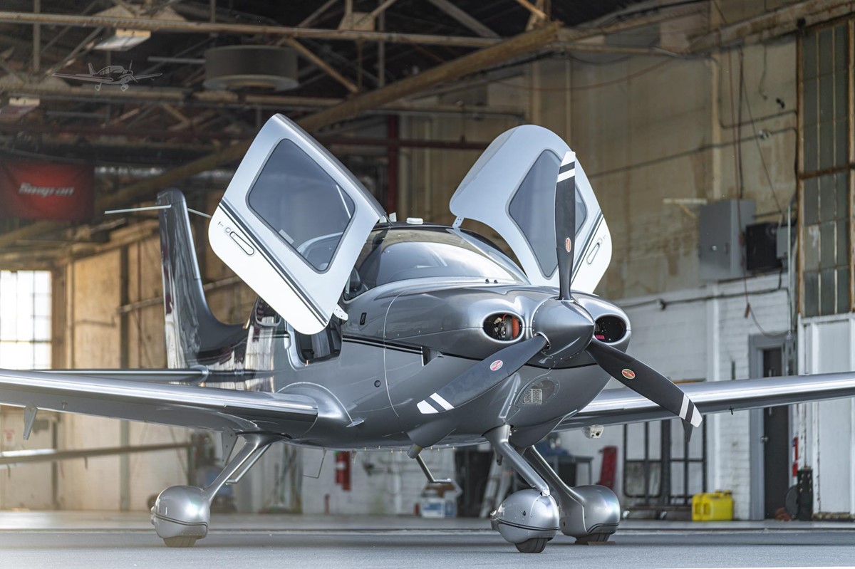 2022 CIRRUS SR22-G6 — main photo